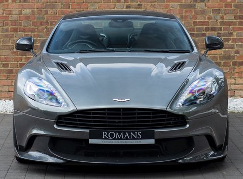 Aston Martin Vanquish S 4