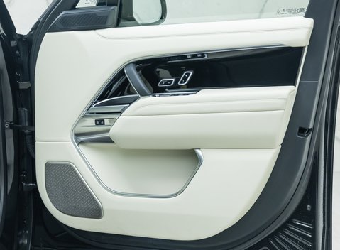 Land Rover Range Rover D350 AUTOBIOGRAPHY LWB 28