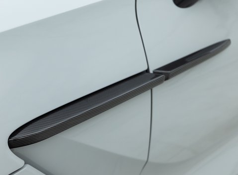 Aston Martin DBX 707 26