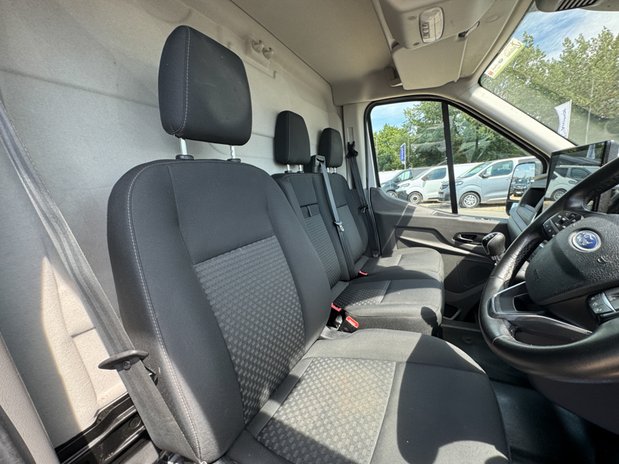 Ford Transit LWB L3H2 [SOLD KH] Medium Roof Trend 350 Air Con Alloys Sensors EURO 6 14