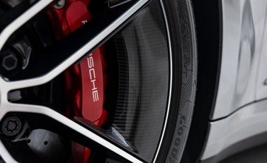 Porsche 911 Carrera GTS (992.2) 39
