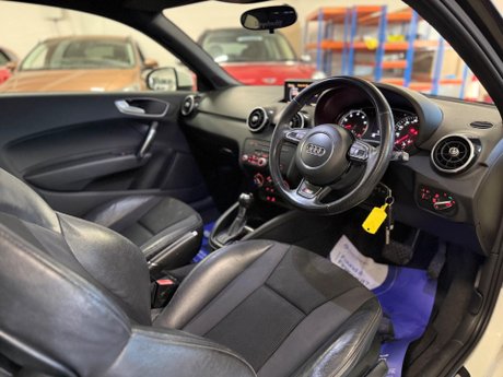 Audi A1 1.4 TFSI S line S Tronic Euro 5 (s/s) 3dr 10