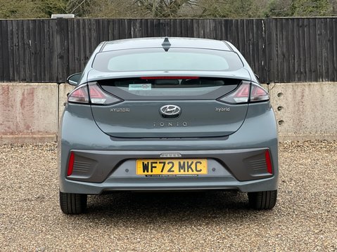 Hyundai IONIQ PREMIUM MHEV 8