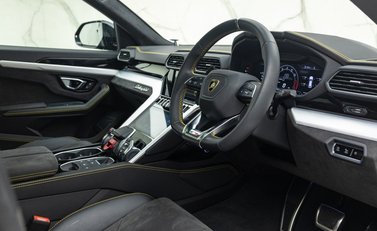 Lamborghini Urus S 13