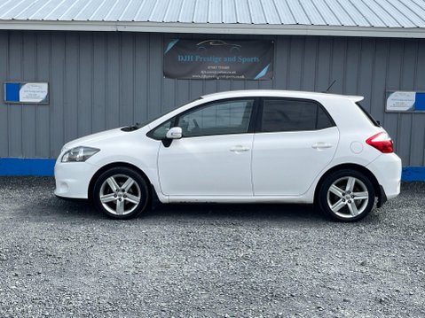 Toyota Auris 1.6 V-Matic SR Euro 5 5dr 20