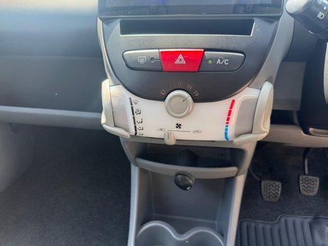 Toyota Aygo 1.0 VVT-i Blue Euro 4 3dr 21