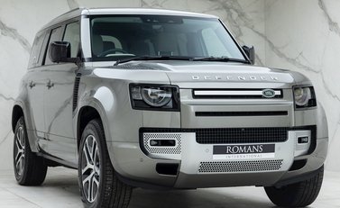 Land Rover Defender 110 XS Edition P400 1