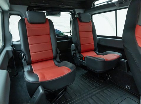 Land Rover Defender 90 ADVENTURE 16