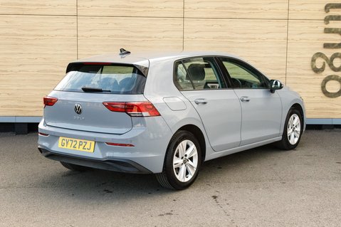 Volkswagen Golf LIFE TSI 2