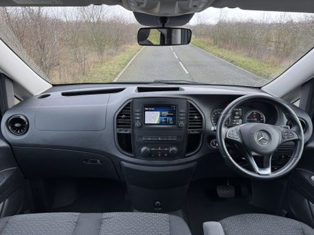 Mercedes-Benz eVito 100 KWH Tourer Pro L2 Auto Electric 9 SEATER/LWB/PARKTRONIC/VAT Q 7