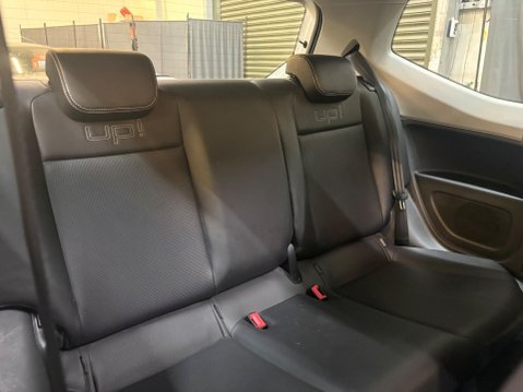 Volkswagen Up 1.0 High up! Euro 5 3dr 9
