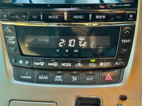 Toyota Vellfire GOLDEN EYES II V6 66