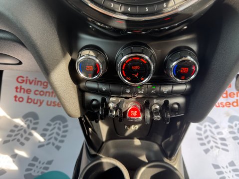 Mini Hatch 1.5 Cooper Euro 6 (s/s) 3dr 30