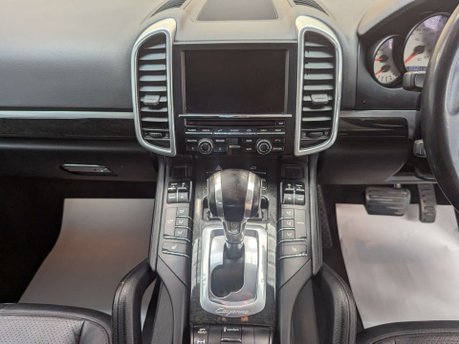 Porsche Cayenne 3.0 Cayenne V6 D Tiptronic S 4WD 5dr 2