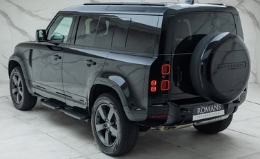 Land Rover Defender 110 D250 X-DYNAMIC HSE 12