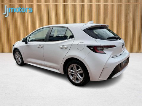 Toyota Corolla 1.8 VVT-h GPF Icon Tech Hatchback 5dr Petrol Hybrid CVT Euro 6 (s/s) (122 p 2