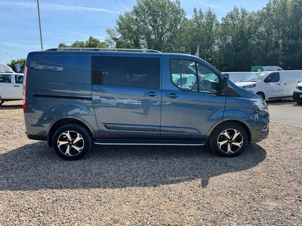 Ford Transit Custom Crew Cab AUTO SWB L1H1 320 Active Air Con Alloys Nav Sensors EURO 6 NO VAT 6