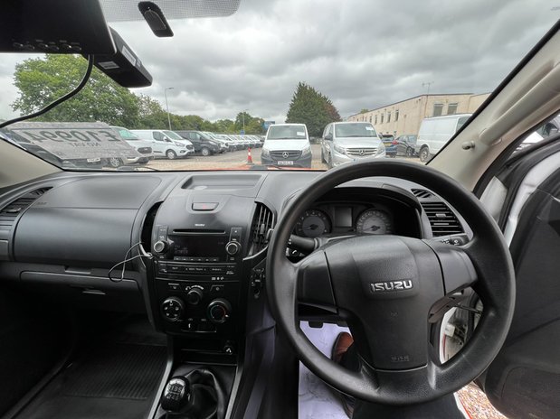 Isuzu D-Max Utility | 1.9 LT | Extended Cab | Tow Bar | AC | E 39