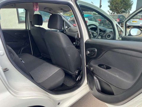 Fiat Punto 1.2 Punto Pop+ 5dr 27