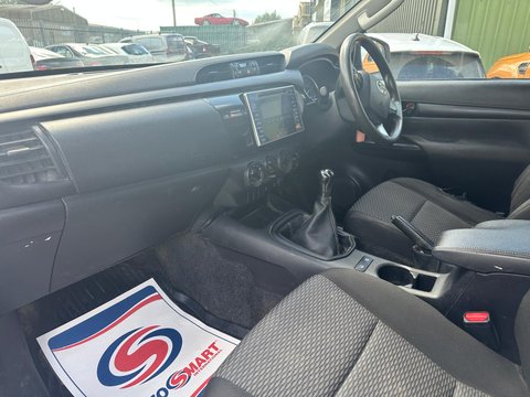 Toyota Hilux ACTIVE 4WD D-4D DCB 11