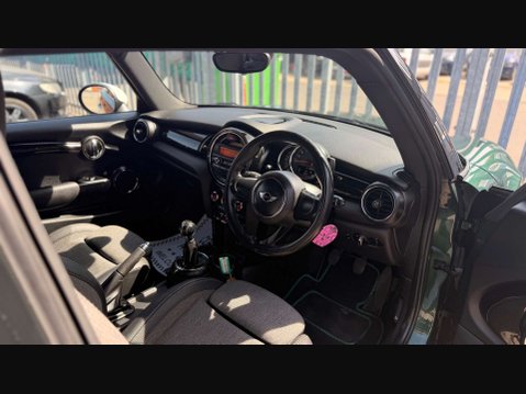 Mini Hatch 1.5 Cooper D 3dr 12