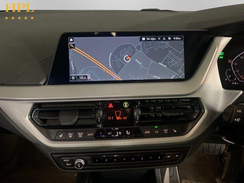 BMW 1 Series 1.5 118i SE (LCP) Hatchback 5dr Petrol DCT Euro 6 (s/s) (136 ps) Air Con - 17