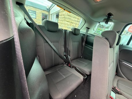Vauxhall Zafira SRI 13