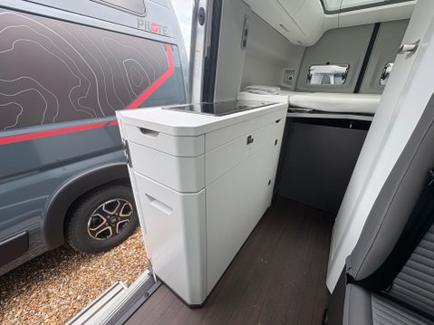 Volkswagen Grand California 18