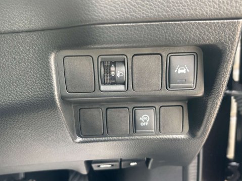 Nissan Qashqai 1.5 dCi N-Connecta SUV 5dr Diesel Manual Euro 6 (s/s) (115 ps) 30