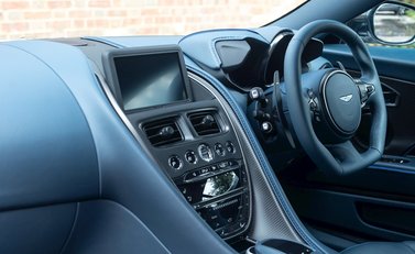 Aston Martin DBS Superleggera 15