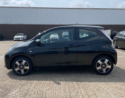 Toyota Aygo 1.0 Aygo X-Clusiv VVT-I 3dr 11