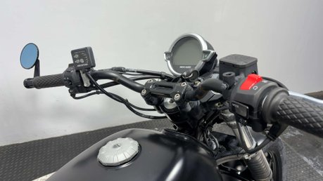 Moto Guzzi V7 853 STONE 2022 PROJECT BIKE SPARES OR REPAIR RETRO ROADSTER 17