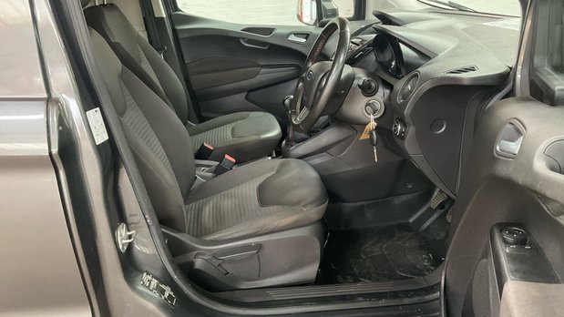 Ford Transit Courier SWB L1H1 Low Roof Sport Air Con Alloys EURO 6 NO VAT 9