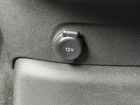 Vauxhall Combo Life 1.5 Turbo D Energy XL 5dr 27