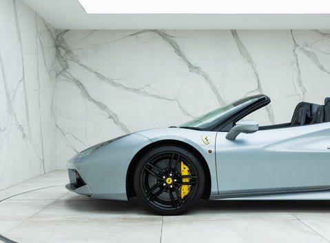 Ferrari 488 Spider 35