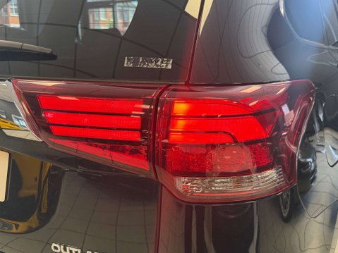 Mitsubishi Outlander 2.4 Outlander 4h PHEV CVT 4WD 5dr 27