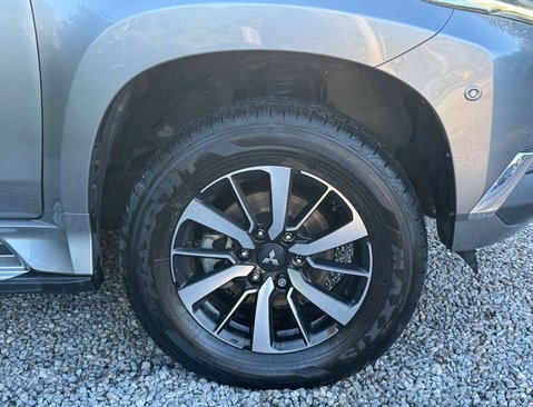 Mitsubishi Shogun Sport 2.4 Shogun Sport DI-D 4 Auto 4WD 5dr 13