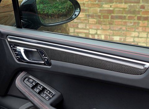 Porsche Macan Turbo Performance Package 17