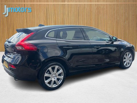 Volvo V40 2.0 D3 Inscription Hatchback 5dr Diesel Auto Euro 6 (s/s) (150 ps) 8