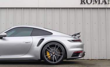 Porsche 911 (992) Turbo S 32