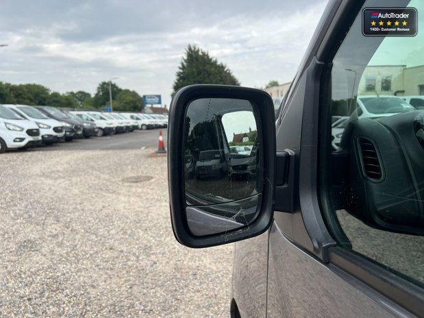 Renault Trafic LWB L2H1 Low Roof Leader LL30 Air Con Alloys Sensors Cam EURO 6 NO VAT 19