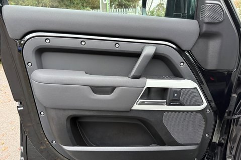 Land Rover Defender 110 110 XS EDITION D250 3.0 LITRE MHEV - BLACK PACK -SIDE STEPS -PAN ROOF  27