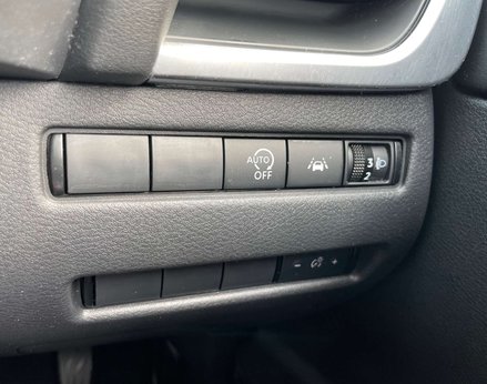 Nissan Qashqai 1.3 Qashqai Acenta Premium DiG-T MHEV 5dr 55