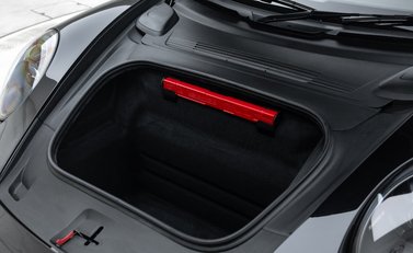 Porsche 911 Targa (992) 50 Years Porsche Design Edition 43