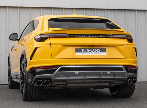 Lamborghini Urus 3