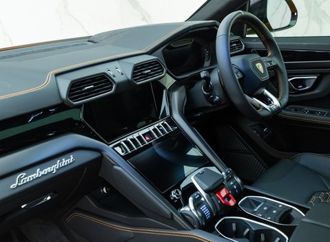Lamborghini Urus 18