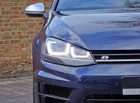 Volkswagen Golf R 16