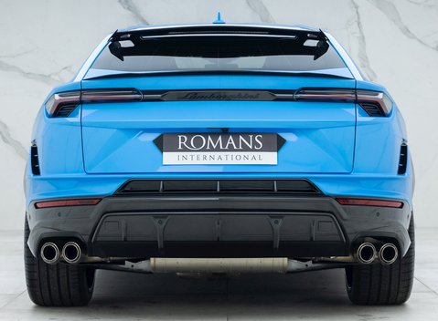 Lamborghini Urus Performante 5