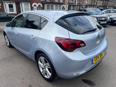 Vauxhall Astra 1.6 16v SRi Auto Euro 5 5dr 4