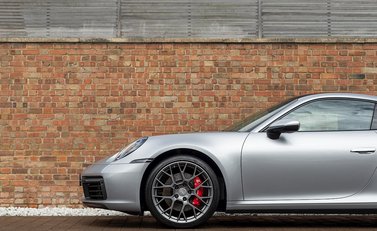 Porsche 911 Carrera 4S (992) 27